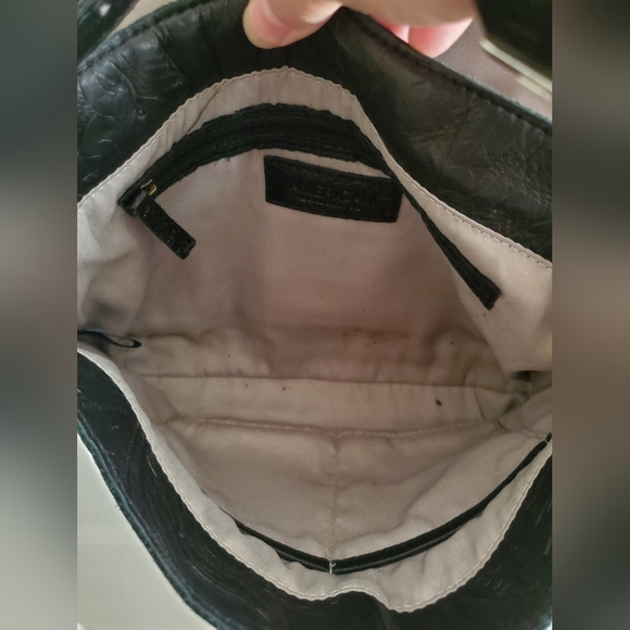 America Leather Co Leather Embossed Navy Crossbody - Picture 5 of 14